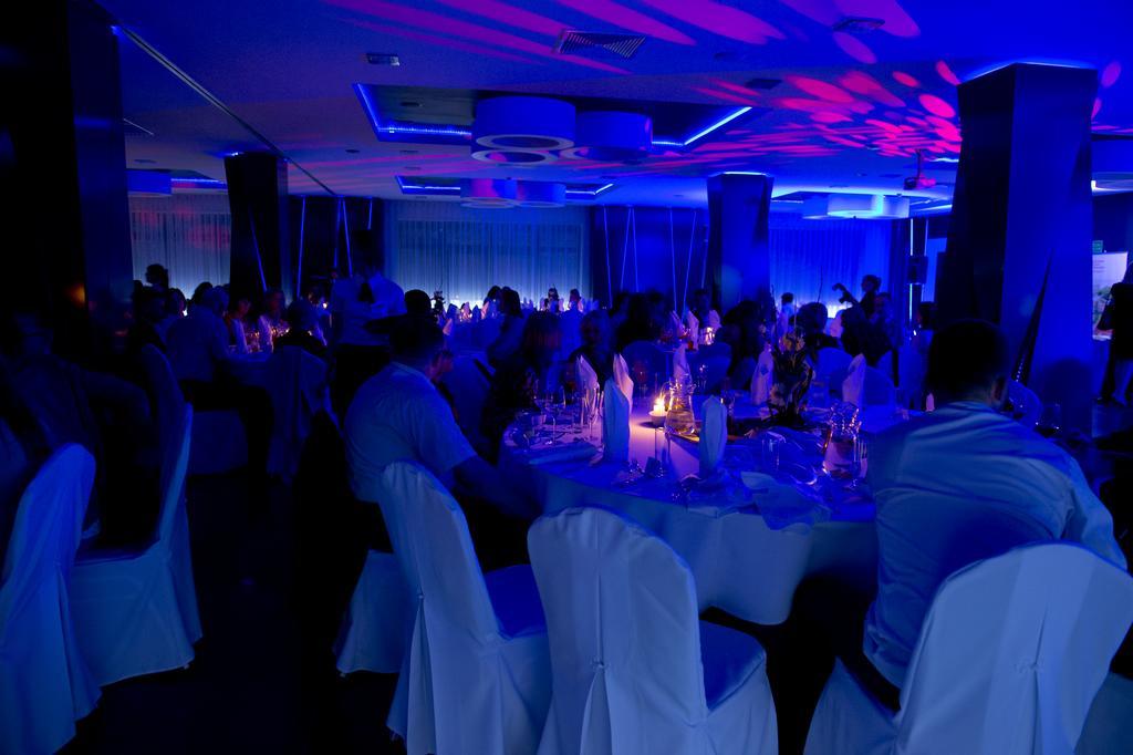 Hotel Grafit Kostomloty Pierwsze Екстер'єр фото