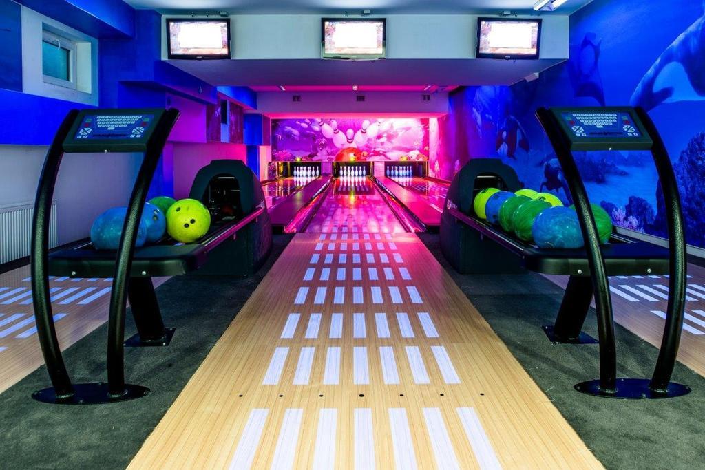 Hotel Grafit Kostomloty Pierwsze Екстер'єр фото