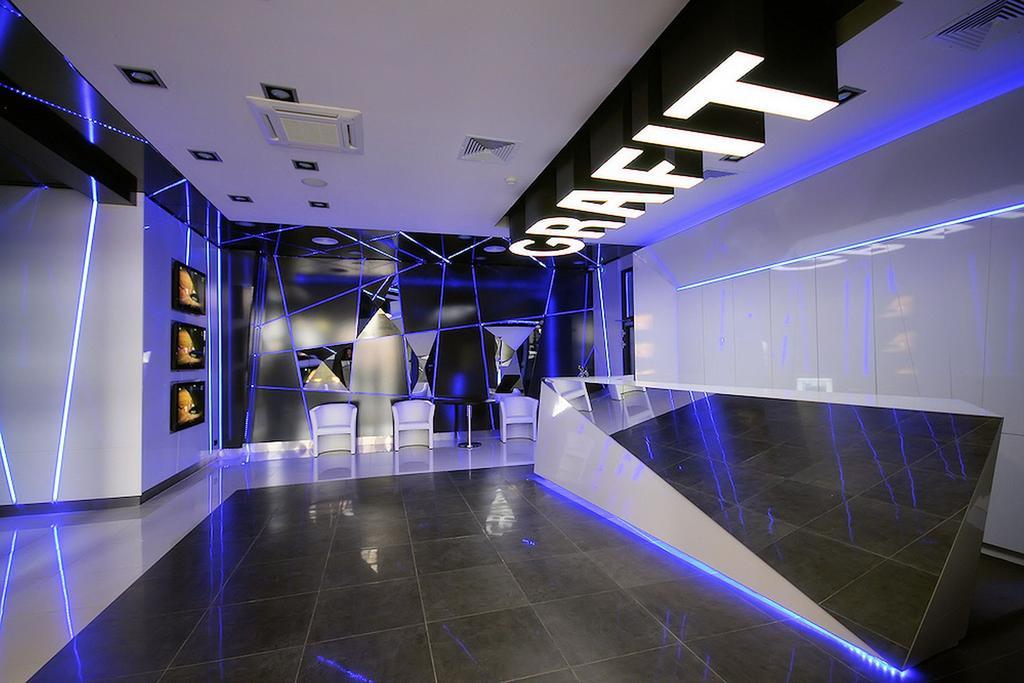 Hotel Grafit Kostomloty Pierwsze Екстер'єр фото