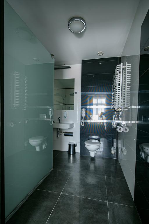 Hotel Grafit Kostomloty Pierwsze Екстер'єр фото